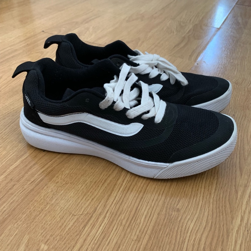 Vans Ultrarange Rapidweld (black and white)